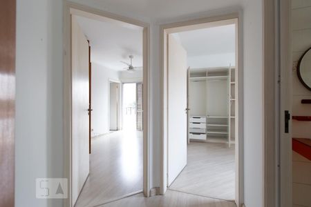 Corredor de apartamento à venda com 2 quartos, 77m² em Vila Regente Feijó, São Paulo