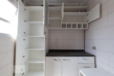 Apartamento à venda com 77m², 2 quartos e 1 vaga Apartamento à venda com 77m², 2 quartos e 1 vagaCozinha - Armários