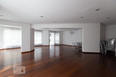 Apartamento à venda com 77m², 2 quartos e 1 vaga Apartamento à venda com 77m², 2 quartos e 1 vagaÁrea comum - Salão de festas