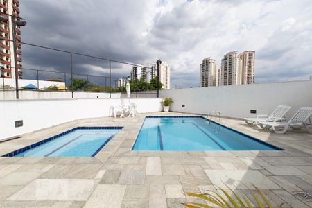 Apartamento à venda com 77m², 2 quartos e 1 vaga Apartamento à venda com 77m², 2 quartos e 1 vagaÁrea comum - Piscina