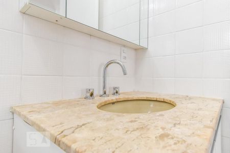 Banheiro de apartamento para alugar com 1 quarto, 55m² em Jardim Paulista, São Paulo