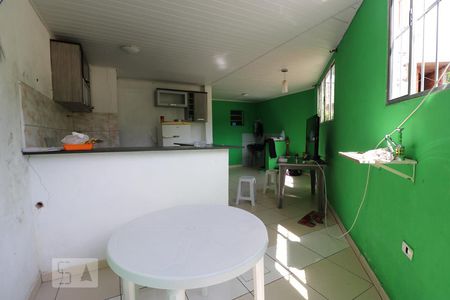 Casa à venda com 182m², 5 quartos e 5 vagasPequeno apartamento no andar de baixo