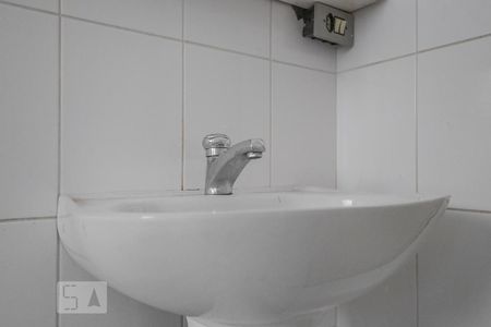 Banheiro da Suíte de apartamento à venda com 1 quarto, 30m² em Floresta, Porto Alegre