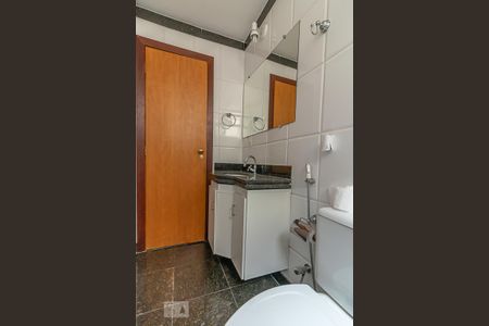 Banheiro de apartamento para alugar com 2 quartos, 65m² em Palmares, Belo Horizonte