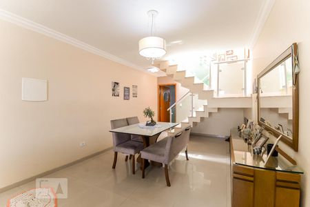 Casa à venda com 234m², 3 quartos e 4 vagasSala