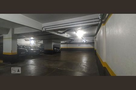 Garagem de apartamento à venda com 3 quartos, 94m² em Vila Uberabinha, São Paulo