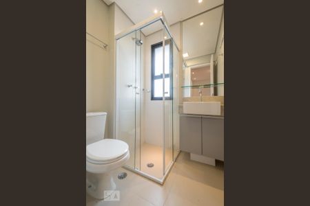 Banheiro de kitnet/studio para alugar com 1 quarto, 39m² em Campo Belo, São Paulo