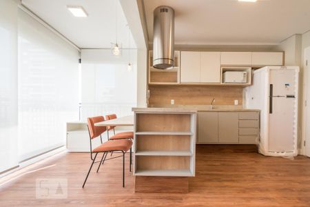 Varanda e Cozinha de kitnet/studio para alugar com 1 quarto, 39m² em Campo Belo, São Paulo