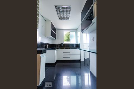 Apartamento para alugar com 78m², 2 quartos e 2 vagasCozinha