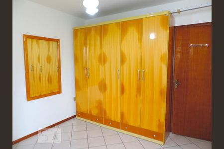 Quarto 1 - Armários de apartamento para alugar com 1 quarto, 54m² em Carvoeira, Florianópolis