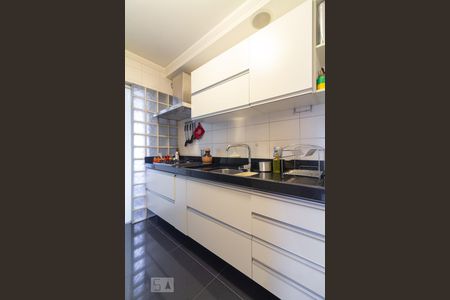 Apartamento para alugar com 95m², 2 quartos e 2 vagasCozinha