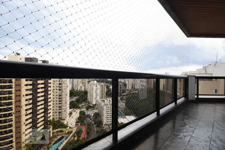 Varanda de apartamento à venda com 4 quartos, 176m² em Vila Suzana, São Paulo