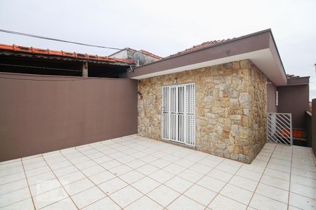 Casa à venda com 120m², 3 quartos e 2 vagas Casa à venda com 120m², 3 quartos e 2 vagasVaranda