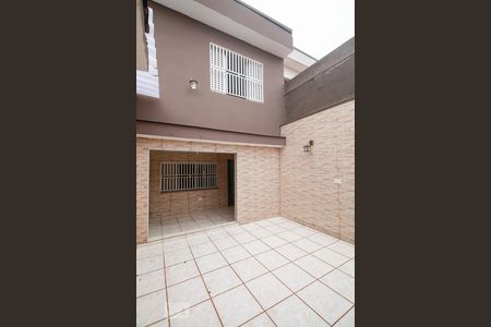 Casa à venda com 120m², 3 quartos e 2 vagas Casa à venda com 120m², 3 quartos e 2 vagasQuintal dos fundos
