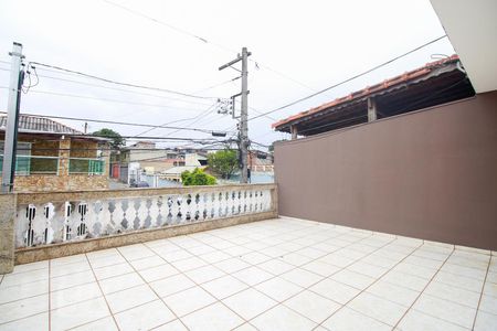 Casa à venda com 120m², 3 quartos e 2 vagas Casa à venda com 120m², 3 quartos e 2 vagasVaranda