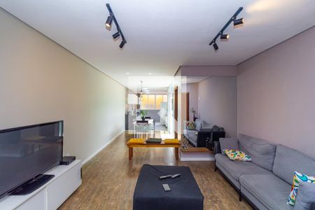 Sala de casa à venda com 3 quartos, 270m² em Jardim Independência, São Paulo