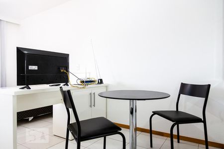 Sala/Quarto de apartamento para alugar com 1 quarto, 35m² em Centro, Curitiba