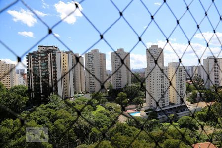 Apartamento à venda com 198m², 4 quartos e 4 vagasVista da Suíte 2
