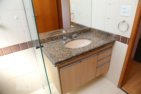 Apartamento à venda com 198m², 4 quartos e 4 vagasBanheiro da Suíte 2