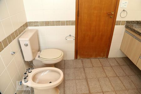 Apartamento à venda com 198m², 4 quartos e 4 vagasBanheiro da Suíte 3
