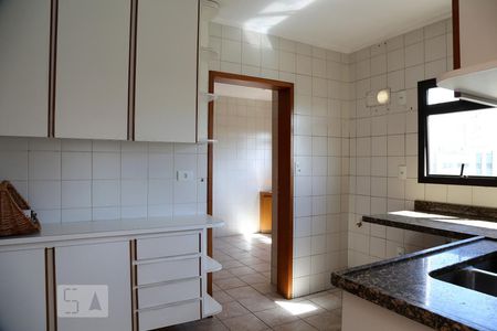 Apartamento à venda com 198m², 4 quartos e 4 vagasCozinha