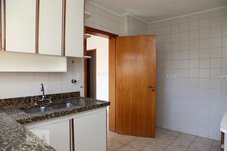 Apartamento à venda com 198m², 4 quartos e 4 vagasCozinha