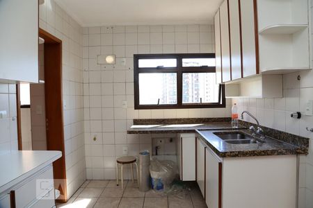 Apartamento à venda com 198m², 4 quartos e 4 vagasCozinha