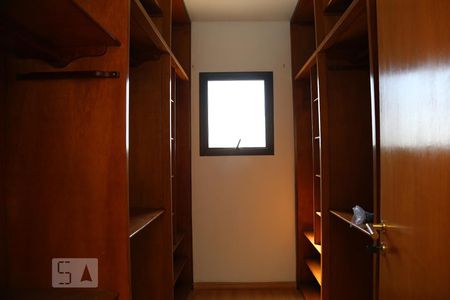 Apartamento à venda com 198m², 4 quartos e 4 vagasCloset da suíte 3