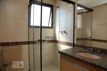 Apartamento à venda com 198m², 4 quartos e 4 vagasBanheiro da Suíte 2