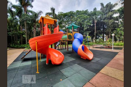 Apartamento para alugar com 165m², 4 quartos e 2 vagas Apartamento para alugar com 165m², 4 quartos e 2 vagasÁrea Comum - Playground