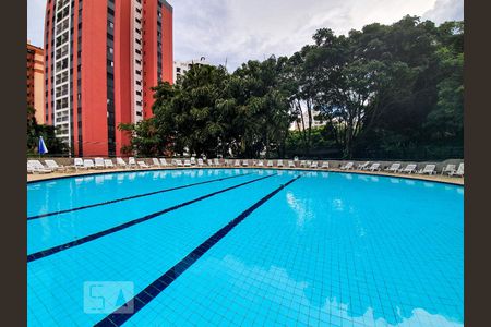 Apartamento para alugar com 165m², 4 quartos e 2 vagas Apartamento para alugar com 165m², 4 quartos e 2 vagasÁrea comum - Piscina