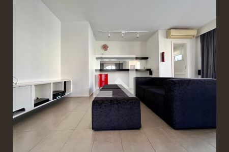 Sala  de apartamento para alugar com 3 quartos, 189m² em Cambuí, Campinas