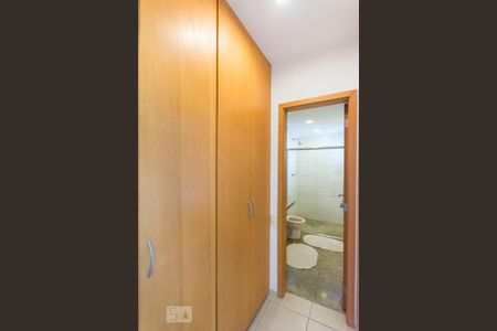Banheiro de apartamento para alugar com 1 quarto, 48m² em Vila Nova Conceição, São Paulo