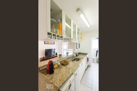 Cozinha de apartamento para alugar com 1 quarto, 48m² em Vila Nova Conceição, São Paulo