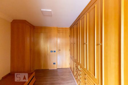 Apartamento à venda com 240m², 4 quartos e 2 vagasSuíte 2