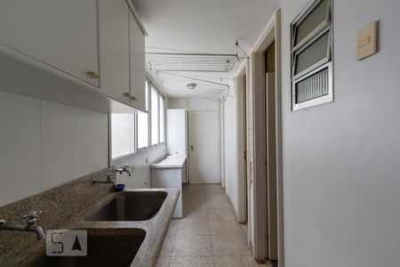 Apartamento à venda com 240m², 4 quartos e 2 vagasÁrea de serviço