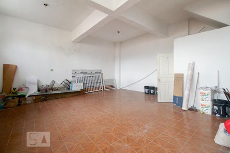 Garagem de casa para alugar com 3 quartos, 120m² em Vila Invernada, São Paulo