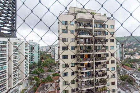 Vista da Suite  de apartamento para alugar com 3 quartos, 106m² em Icaraí, Niterói