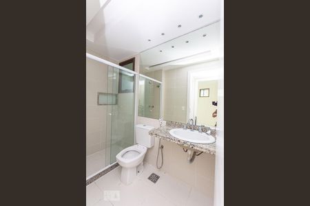 Banheiro Social de apartamento para alugar com 3 quartos, 106m² em Icaraí, Niterói