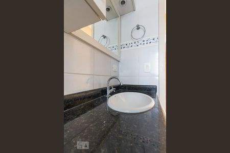 Banheiro Social de apartamento à venda com 2 quartos, 60m² em Vila Guarani (z Sul), São Paulo