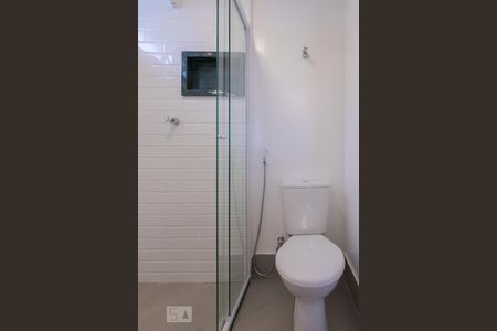 Banheiro Suíte de apartamento para alugar com 3 quartos, 89m² em Vila Ipojuca, São Paulo