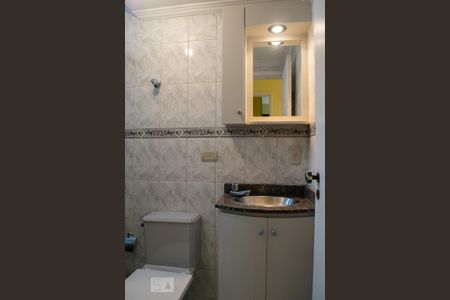 BANHEIRO de apartamento à venda com 2 quartos, 58m² em Vila Mangalot, São Paulo