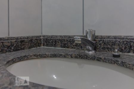 Banheiro de apartamento para alugar com 1 quarto, 30m² em Vila Mariana, São Paulo