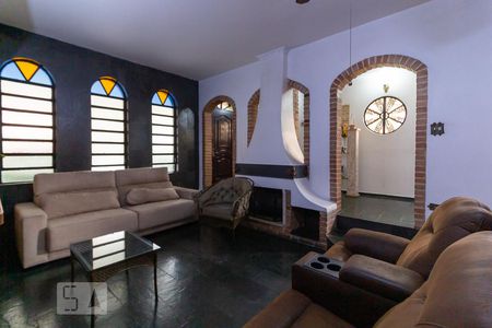 Casa à venda com 200m², 3 quartos e 4 vagasSala