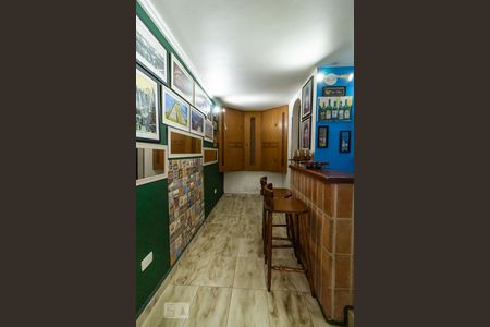 Casa à venda com 200m², 3 quartos e 4 vagasBar