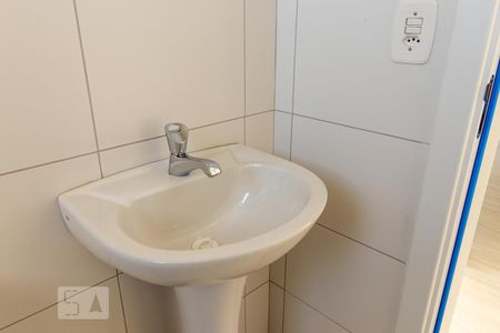 Detalhe banheiro de apartamento à venda com 2 quartos, 55m² em Harmonia, Canoas