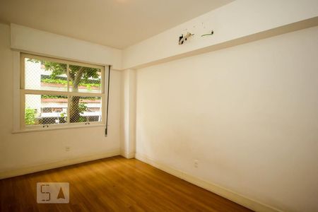Quarto 1 de apartamento à venda com 3 quartos, 140m² em Leme, Rio de Janeiro