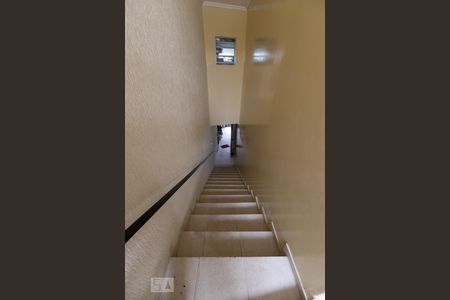 Apartamento para alugar com 60m², 1 quarto e sem vagaEscadaria entrada