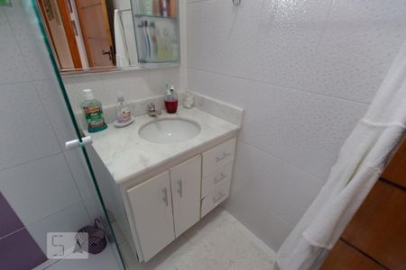 Casa à venda com 250m², 3 quartos e 2 vagas Casa à venda com 250m², 3 quartos e 2 vagasBanheiro corredor