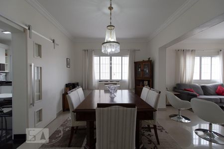 Casa à venda com 250m², 3 quartos e 2 vagas Casa à venda com 250m², 3 quartos e 2 vagasSala de Jantar